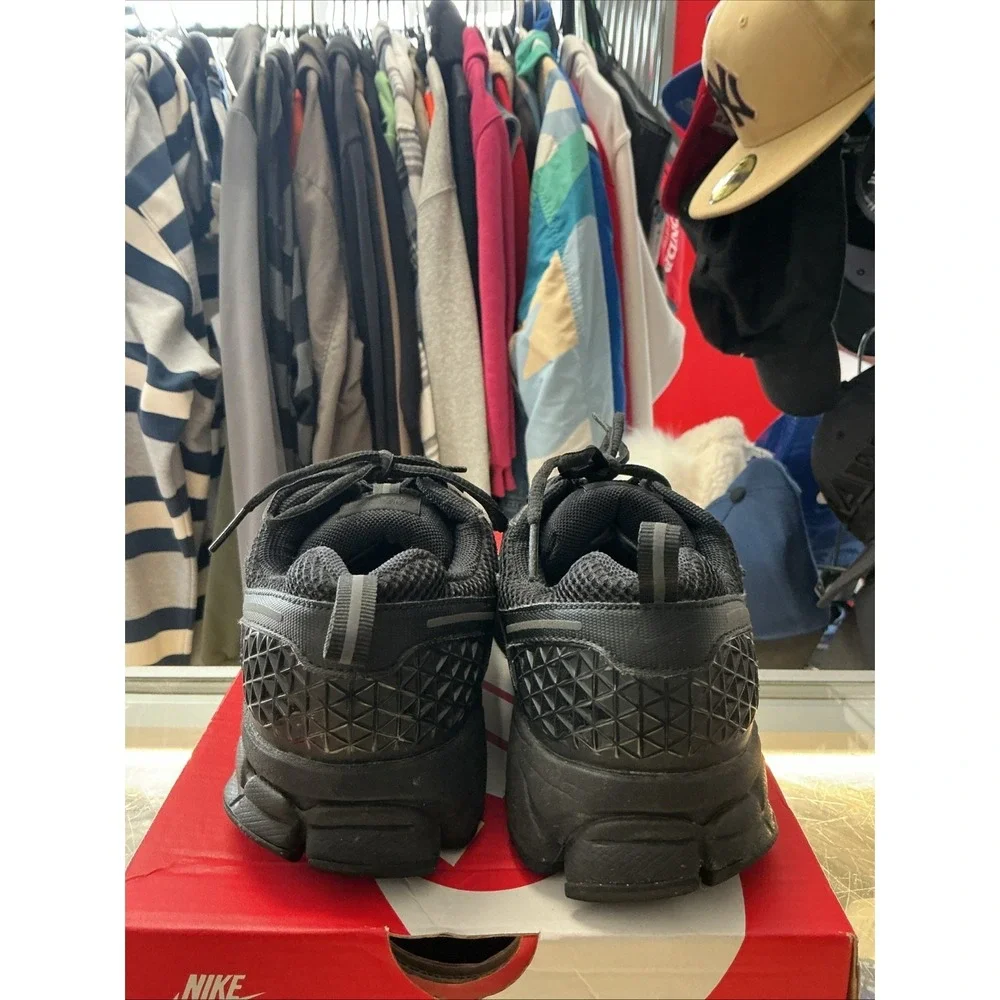 Nike Air Zoom Vomero 5 Triple Black GS HF6998-007 Youth Size 6.5Y Sneaker